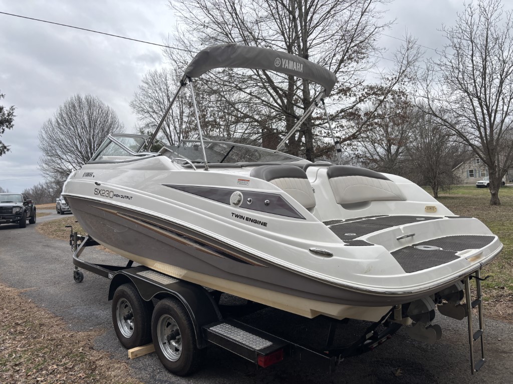 2007 Yamaha SX230 Ski Boat - Image 10