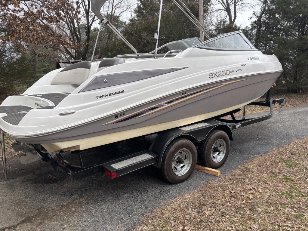 2007 Yamaha SX230 Ski Boat - Image 5