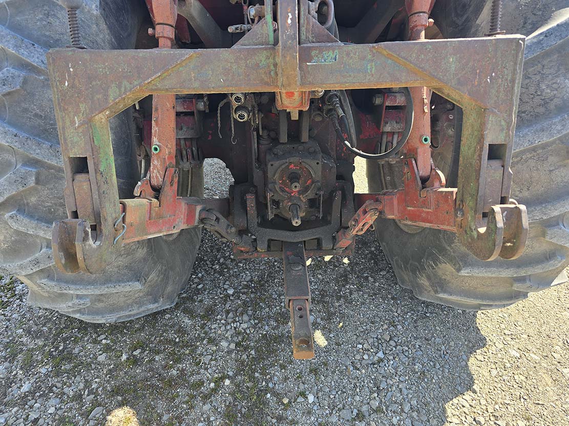 1974 International 1066 Tractor - Image 3