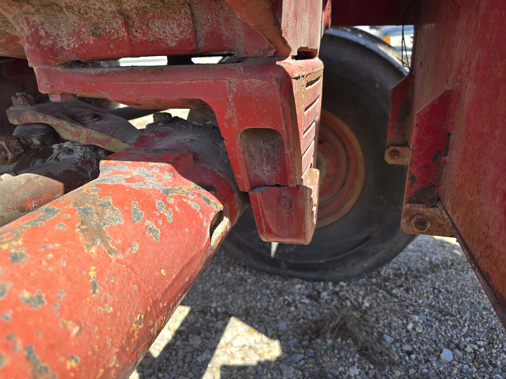 1974 International 1066 Tractor - Image 4