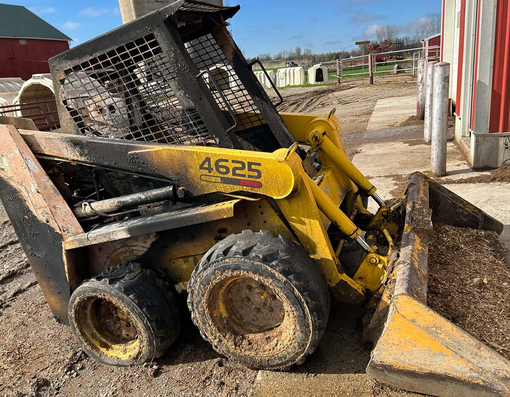 1997 Gehl 4625 Skid Steer - Image 3