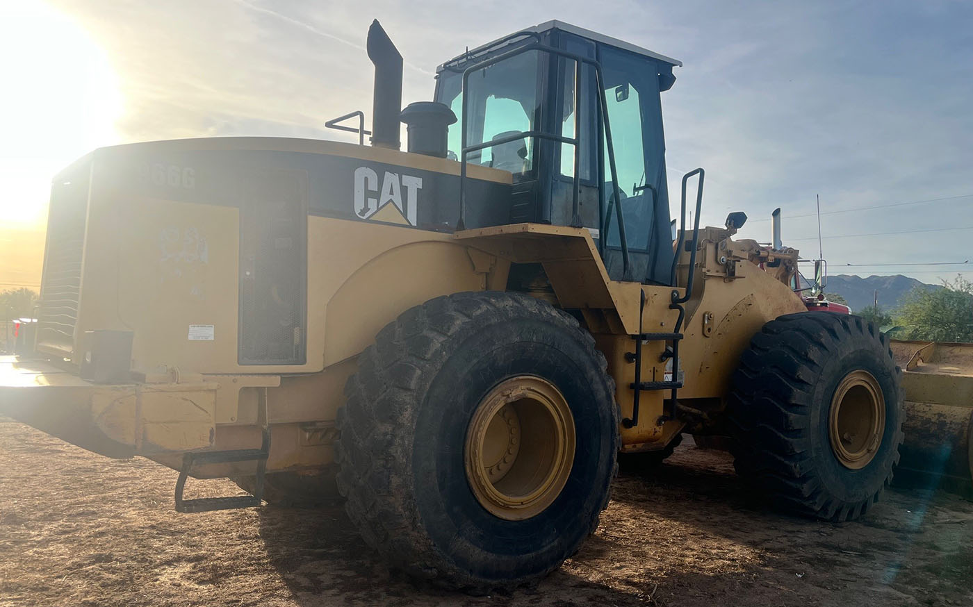 1999 Caterpillar 966G Wheel Loader - Image 3