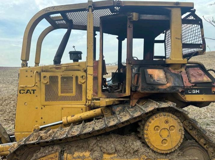 1990 Caterpillar D5H Dozer - Image 8