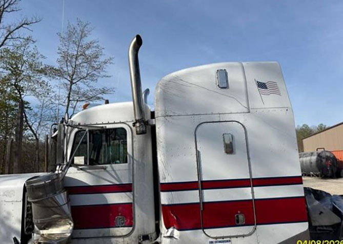 2001 Peterbilt 379 - Image 10