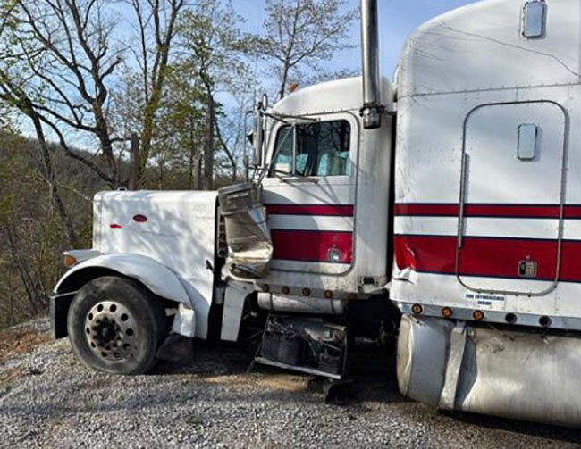 2001 Peterbilt 379 - Image 13