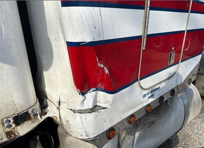 2001 Peterbilt 379 - Image 18