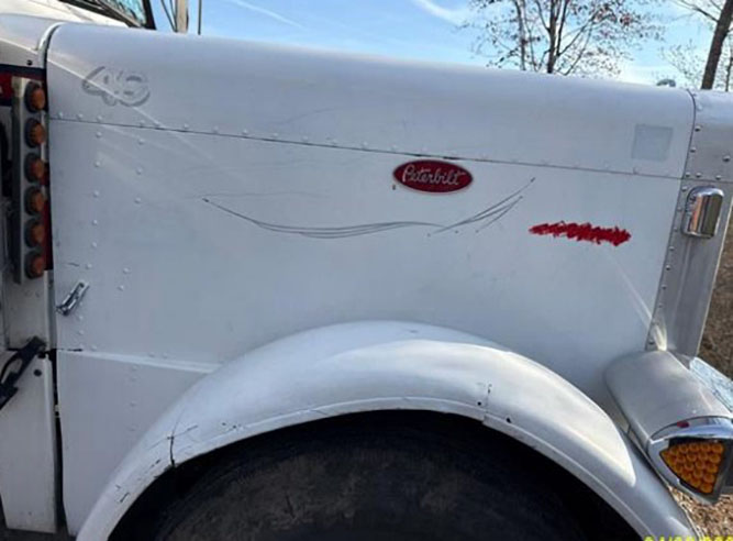 2001 Peterbilt 379 - Image 7