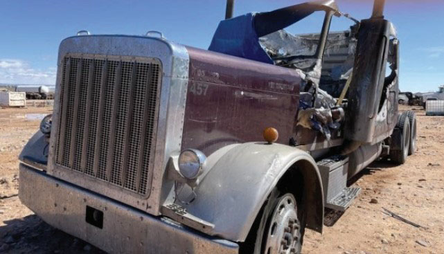 2003 Peterbilt 379 - Image 2