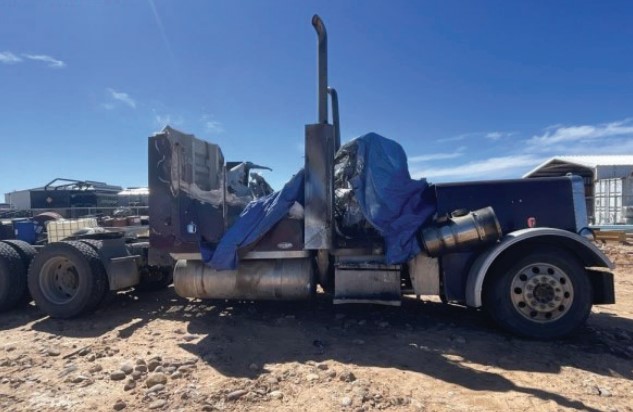 2003 Peterbilt 379 - Image 9