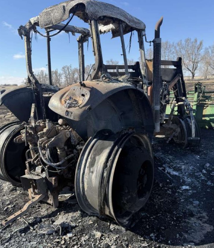 2004 John Deere 7320 Tractor - Image 2