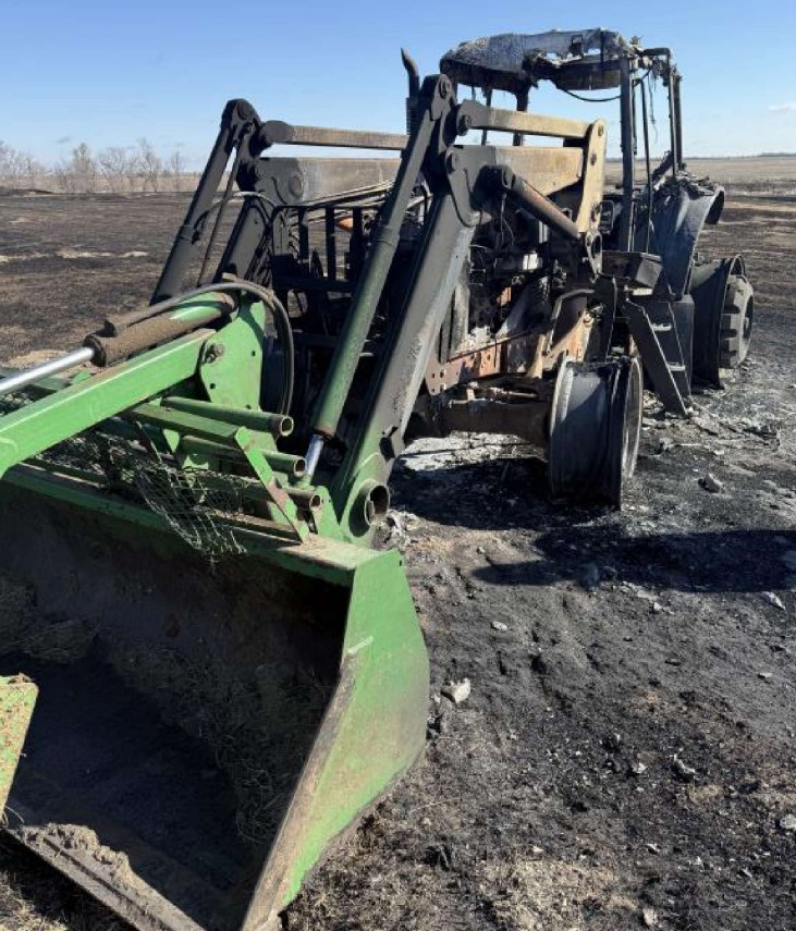 2004 John Deere 7320 Tractor - Image 4