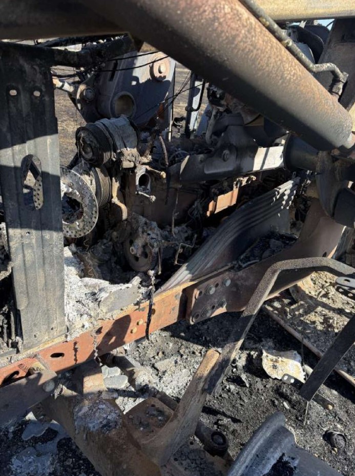 2004 John Deere 7320 Tractor - Image 6