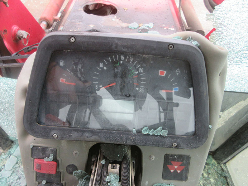2004 Massey Ferguson 4355 Tractor - Image 12