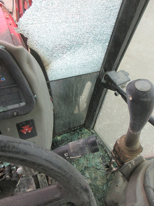 2004 Massey Ferguson 4355 Tractor - Image 13