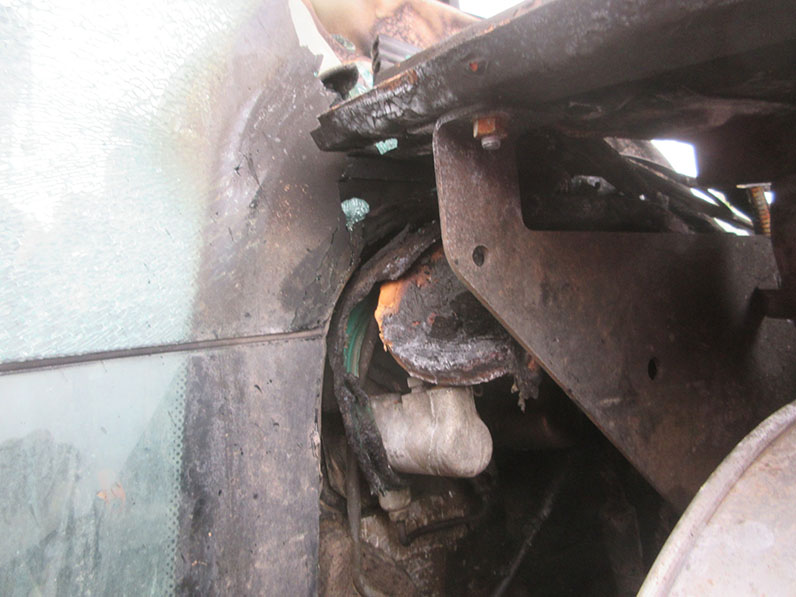 2004 Massey Ferguson 4355 Tractor - Image 19