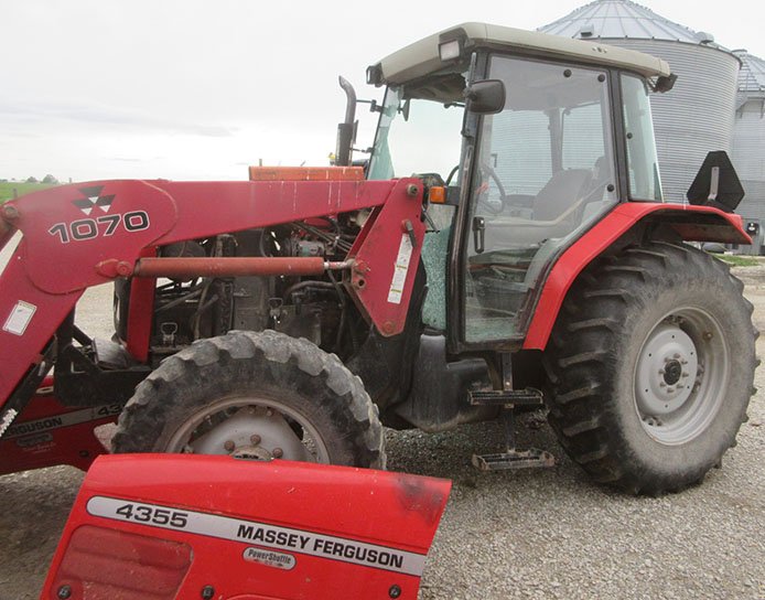 2004 Massey Ferguson 4355 Tractor - Image 2