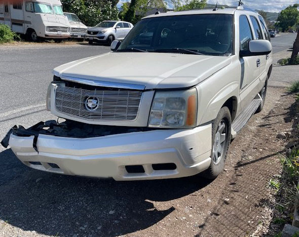 2005 Cadillac Escalade - Image 2