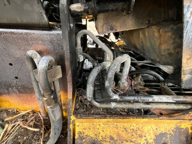 2005 Gehl 7800 Turbo Skid Steer - Image 10