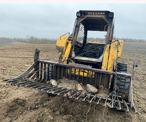 2005 Gehl 7800 Turbo Skid Steer - Image 2