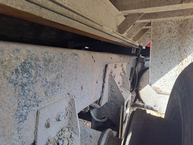 2005 Western Star 4900FA Dump Truck - Image 14