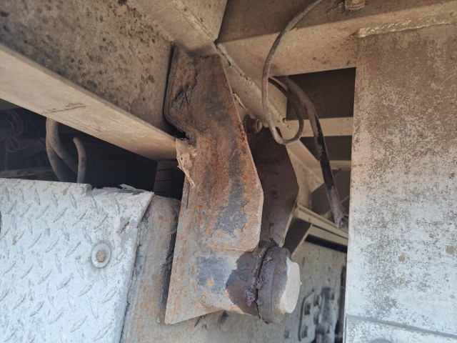 2005 Western Star 4900FA Dump Truck - Image 16