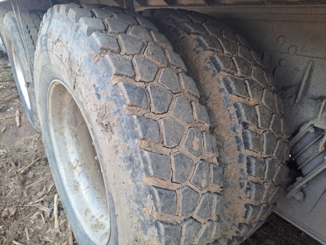 2005 Western Star 4900FA Dump Truck - Image 22