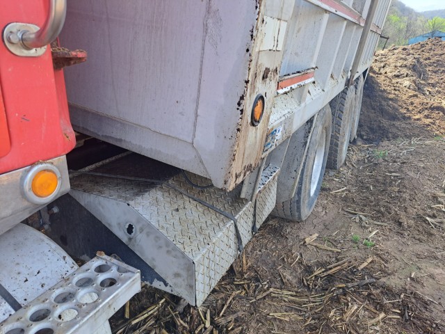 2005 Western Star 4900FA Dump Truck - Image 27