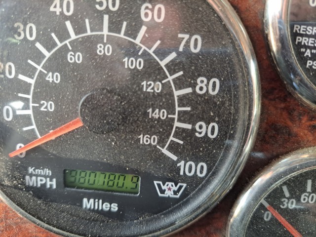 2005 Western Star 4900FA Dump Truck - Image 6