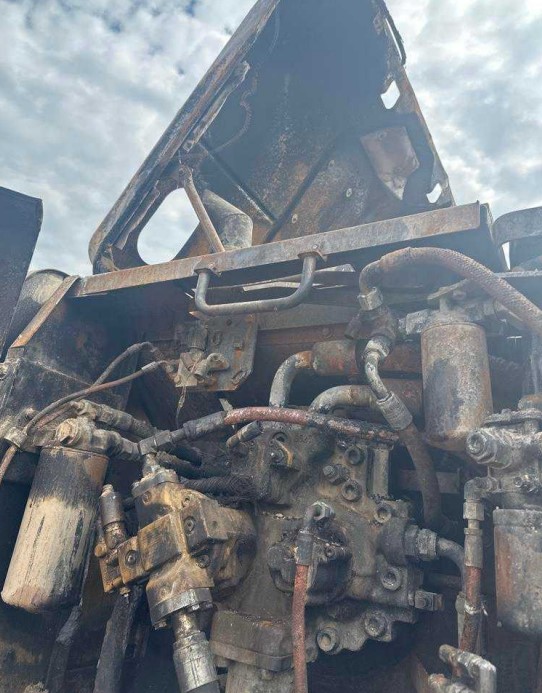 2006 Caterpillar 330D L Excavator - Image 10