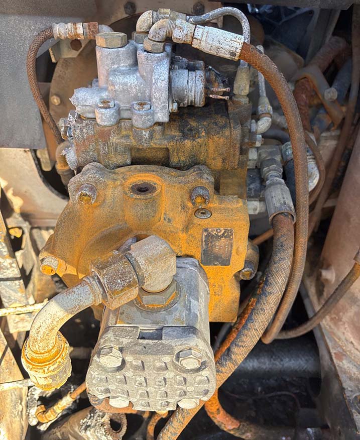 2006 John Deere 120C Excavator - Image 34