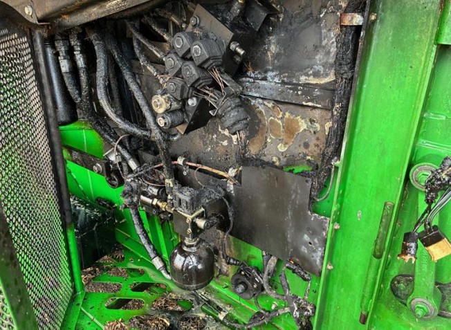 2006 John Deere 9660 STS Combine - Image 10