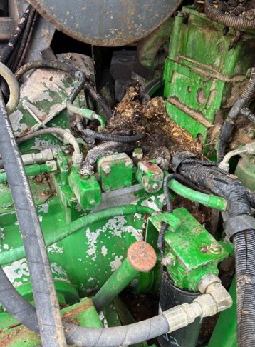 2006 John Deere 9660 STS Combine - Image 17