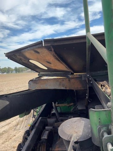 2006 John Deere 9660 STS Combine - Image 23