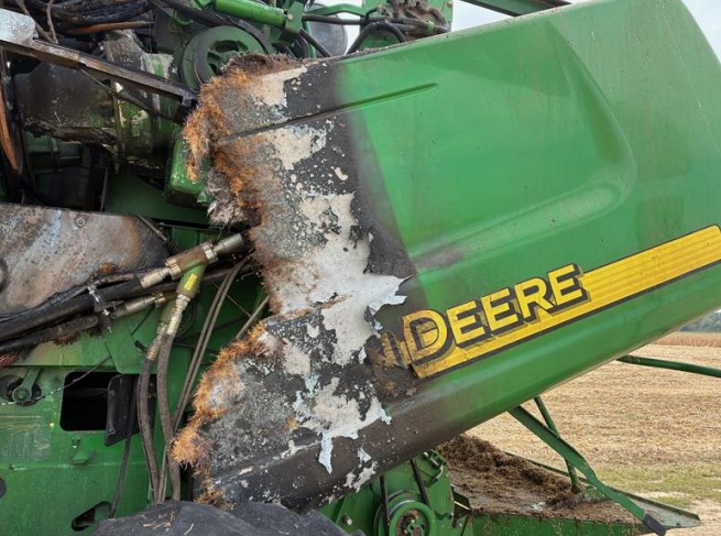 2006 John Deere 9660 STS Combine - Image 8