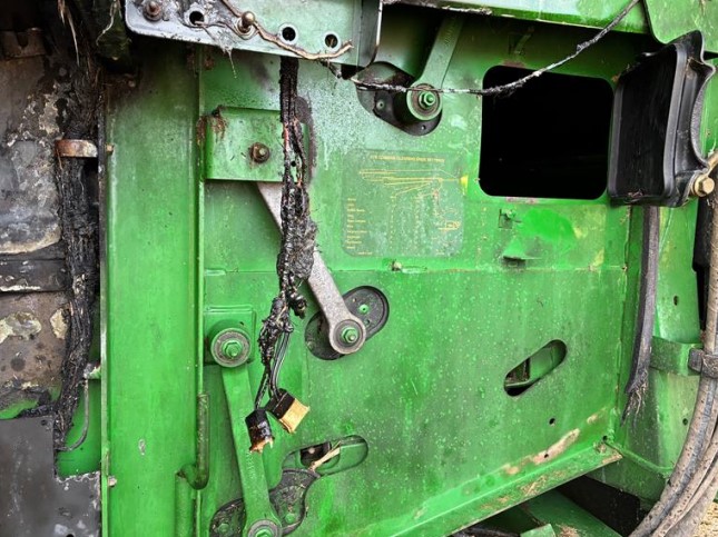 2006 John Deere 9660 STS Combine - Image 9