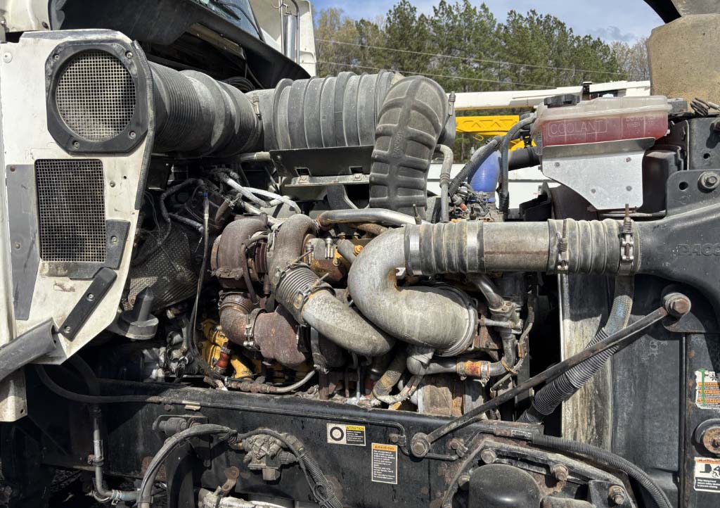 2008 Kenworth T800 - Image 21