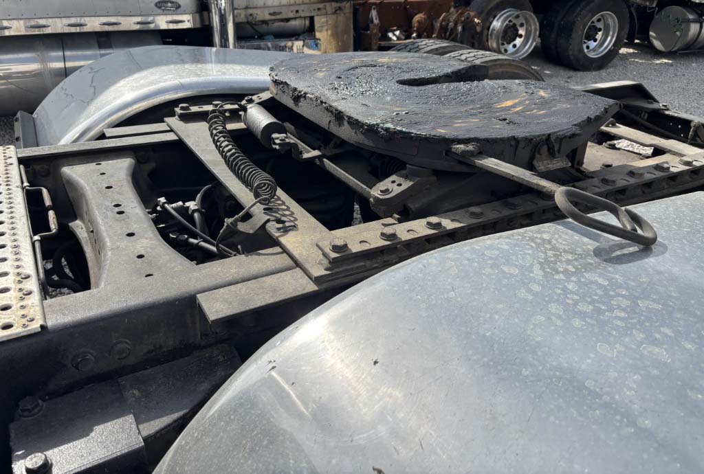 2008 Kenworth T800 - Image 26