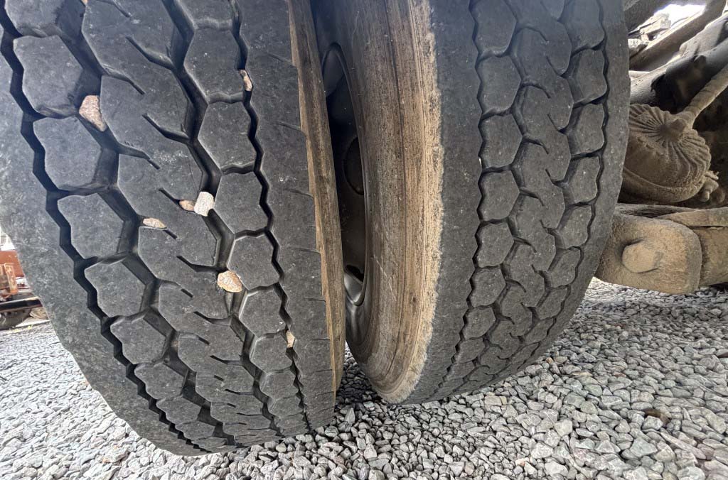 2008 Kenworth T800 - Image 28