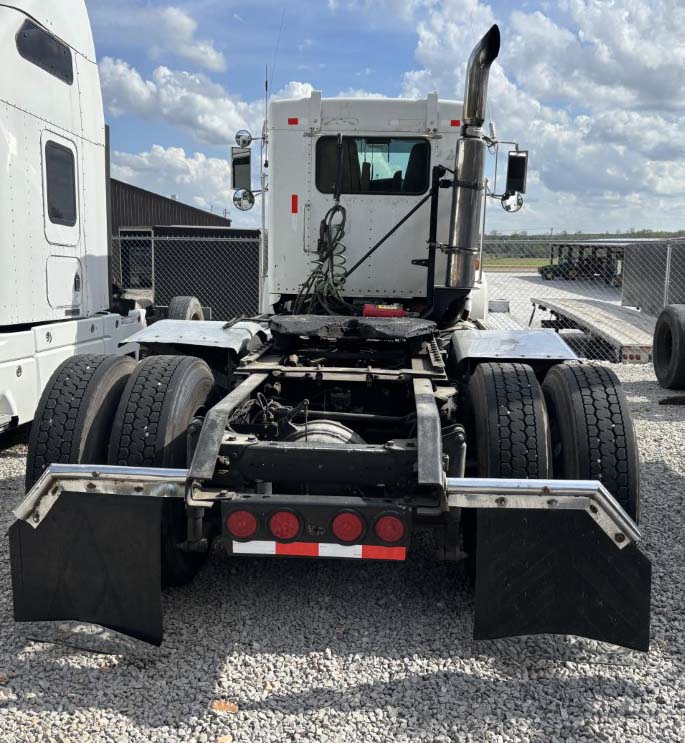 2008 Kenworth T800 - Image 3