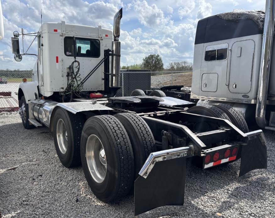 2008 Kenworth T800 - Image 4