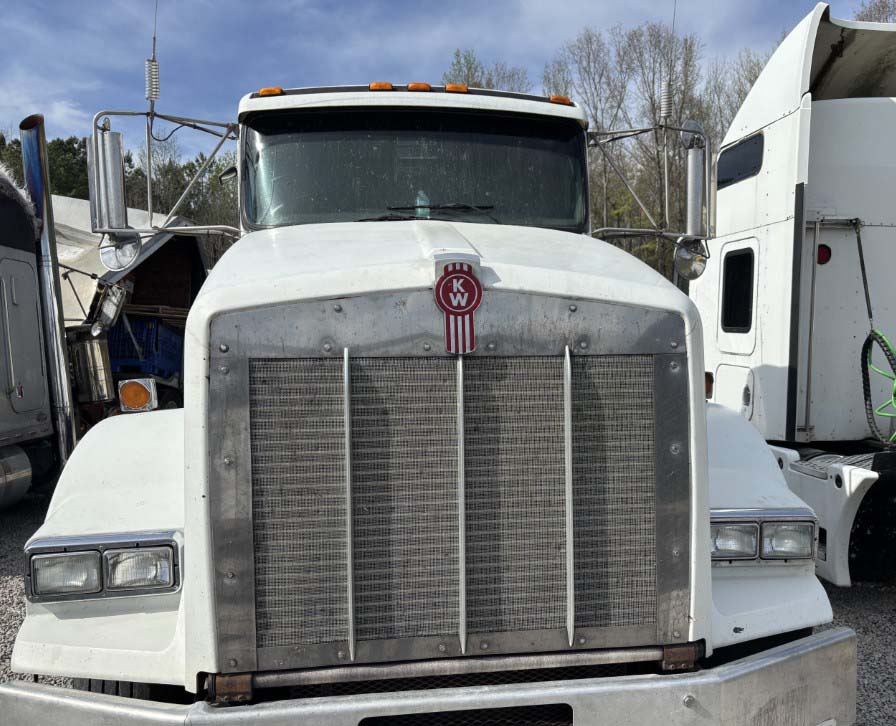 2008 Kenworth T800 - Image 6
