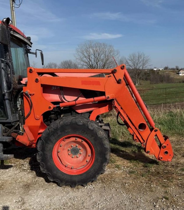 2008 Kubota M108X Tractor - Image 5