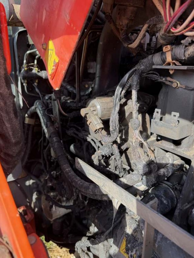 2008 Kubota M108X Tractor - Image 9