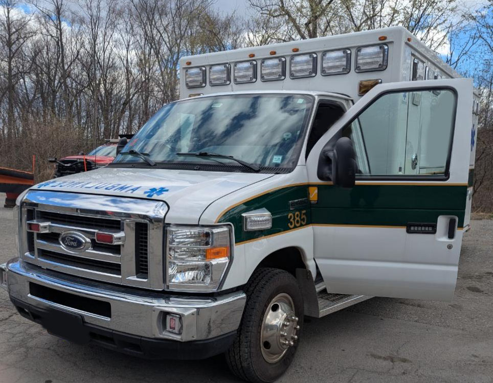 2009 Ford E-450 Ambulance - Image 2