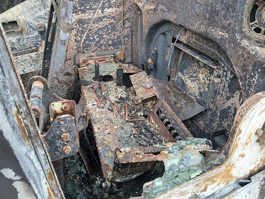 2009 John Deere 240D Excavator - Image 12