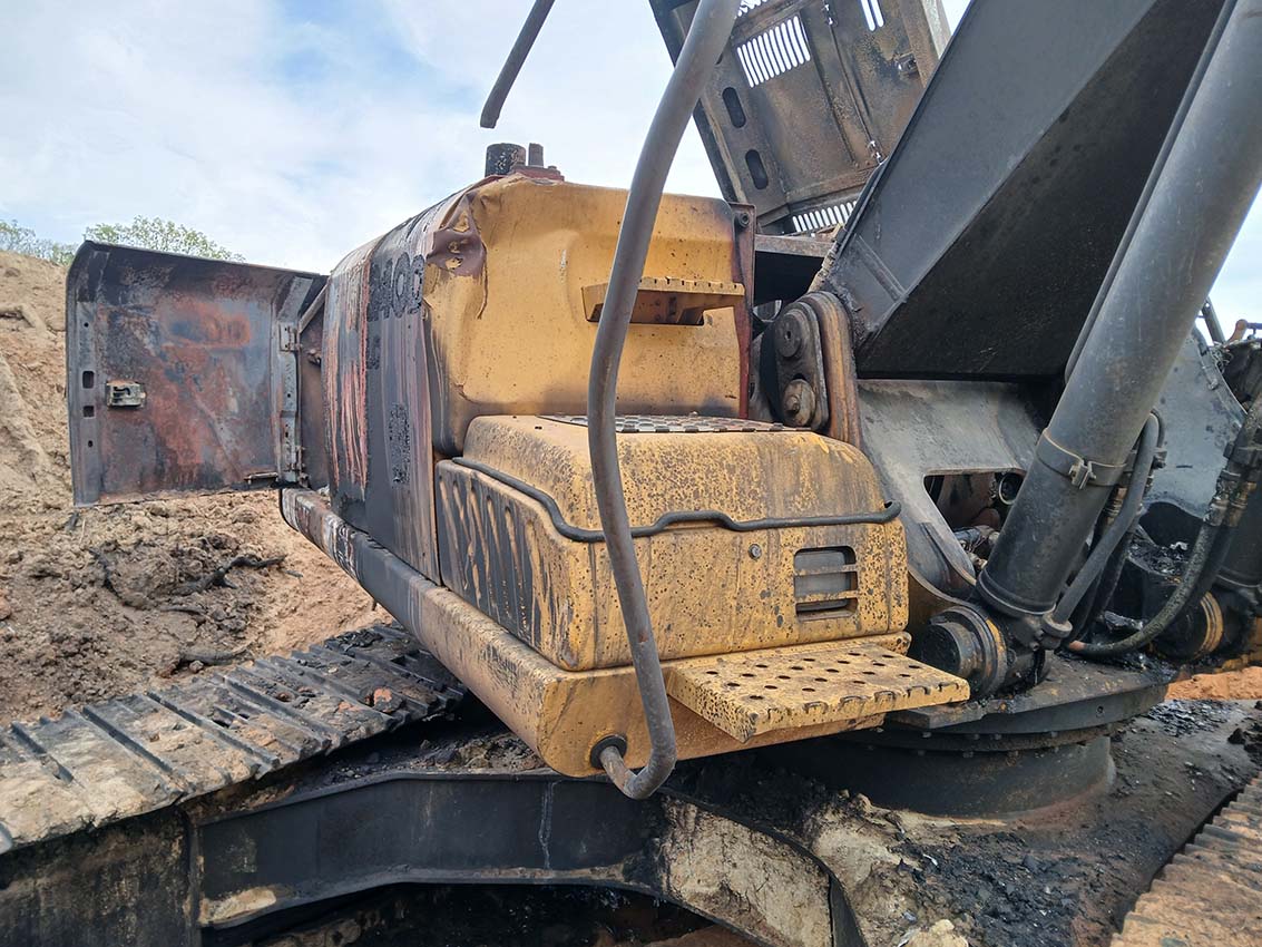 2009 John Deere 240D Excavator - Image 13