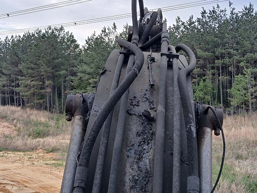 2009 John Deere 240D Excavator - Image 32