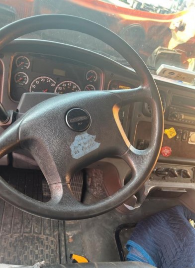 2010 Freightliner M2 106 Box Truck - Image 15