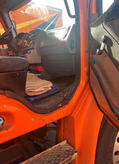 2010 Freightliner M2 106 Box Truck - Image 20