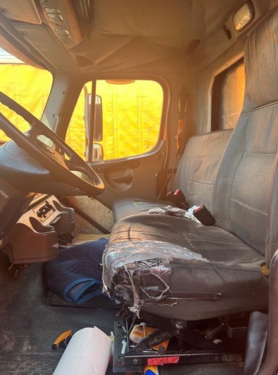 2010 Freightliner M2 106 Box Truck - Image 26